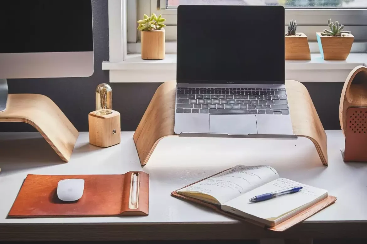 Improve Your Workspace with These Efficient Laptop Tables