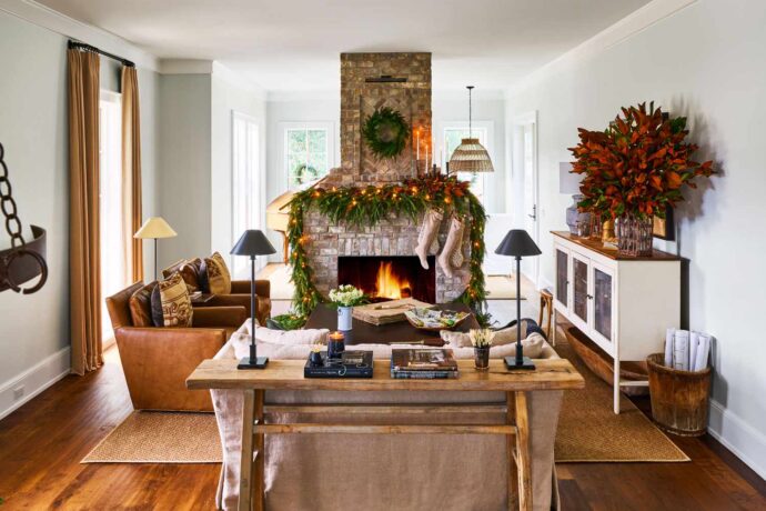 How to Select the Best Interior Christmas Decorations?