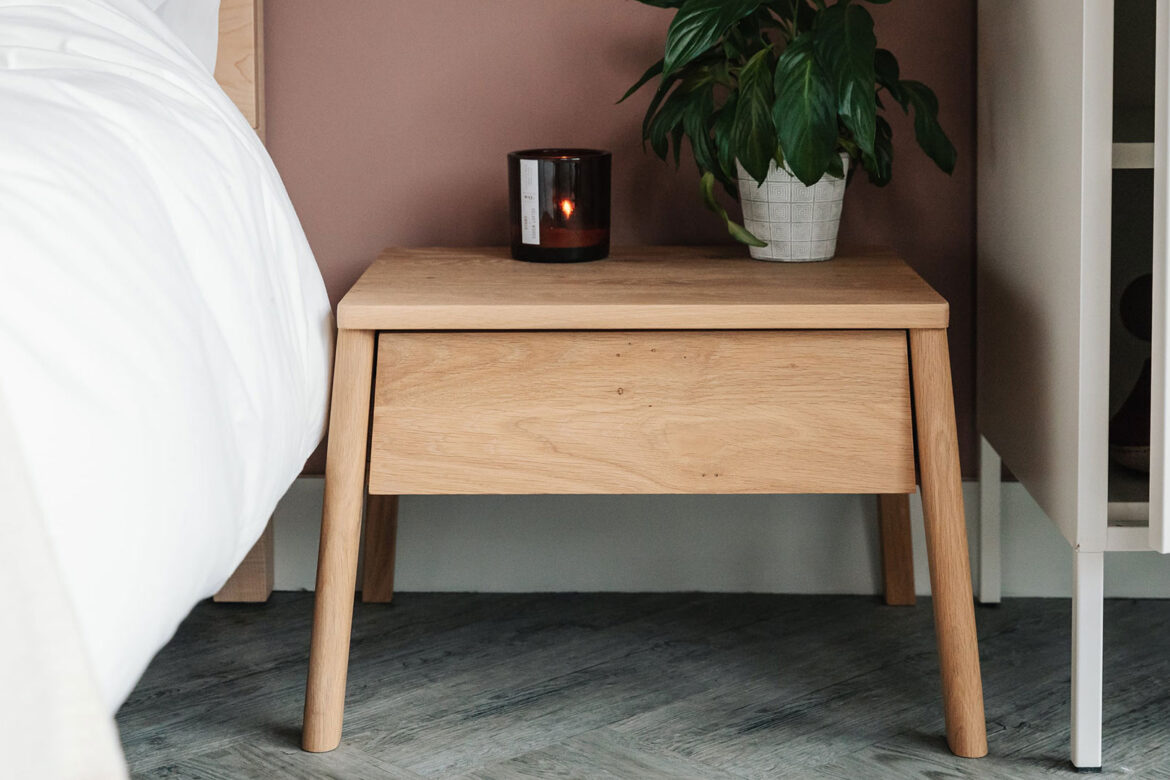 Why Solid Oak Bedside Tables Are the Best Option